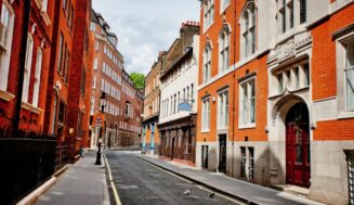 Top Walking Routes in London for Scenic City Strolls