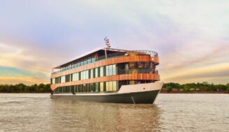 Pure Amazon Cruise for Wildlife and Comfort