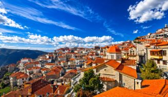 Plan an Arachova Greece Holiday Near Delphi